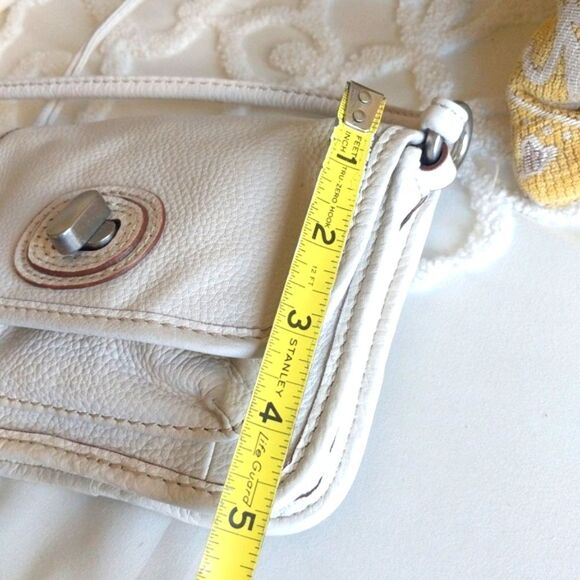 Vintage Fossil Tiny White Genuine Leather Camera Style Crossbody Bag - Picture 11 of 15